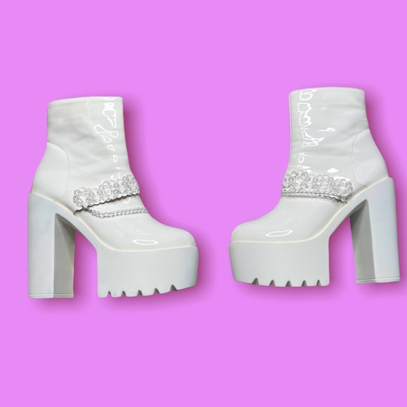 White Vinyl Grunge Goth Rock High Heel Boots - Picture 2 of 5